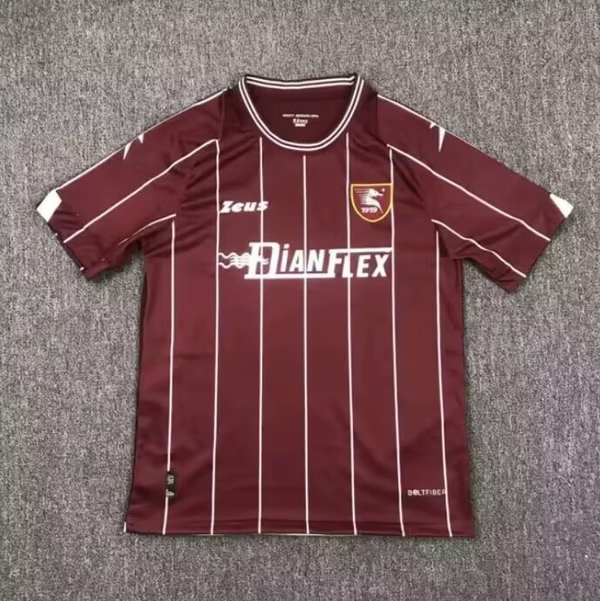 Salernitana 2024-2025 home game player